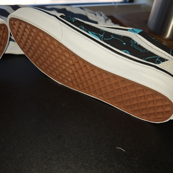 Size 5.5 - VANS Old Skool Low Custom Made Characters - Picture 12 of 13